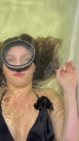 The Last Bubble - Deep Hold, Deep Pleasure