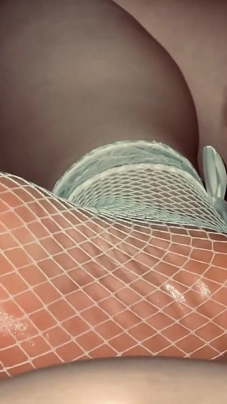 Amateur Oiled Footfetish.