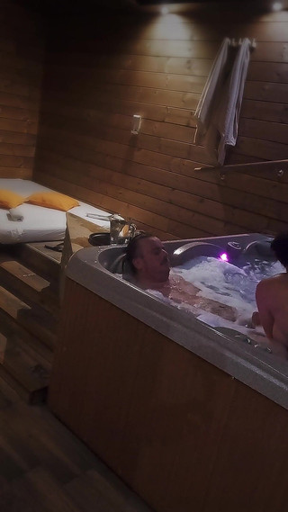 Hot Free Sex with Chubby MILF Dada Deville