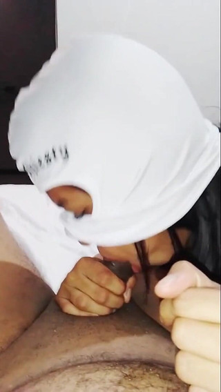 Rich Oral Sex From My Little Stepsister