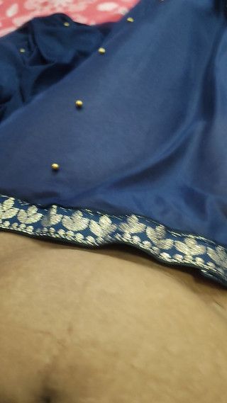 Sexy Gujarati Lady Fingering in Pleasure Solo Pussy Show