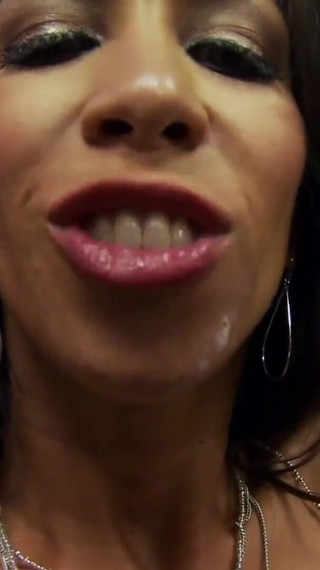 4 scenes - slutty milf - 7