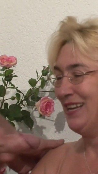 Mature blondie fucks like a teen