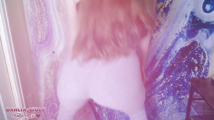 Hot Girl Grinds and Twerks in Tight Leggings