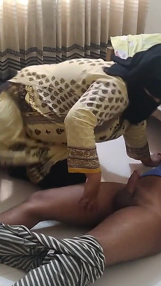 Carpenter Fixing Bed When Sexy BBW 55 Year Old Widow Stepaunty Gets Hot & Fucks Service Man (cowgirl Riding on Big Cock)