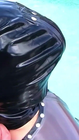 Swallowing His Cum in a Public Swimming Pool