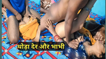 Desi Bhabhi Ko Akele Mein Tel Laga Ke Pale Hindi Audio