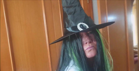 A short behind the scenes clip of me trying on my halloween costumes
