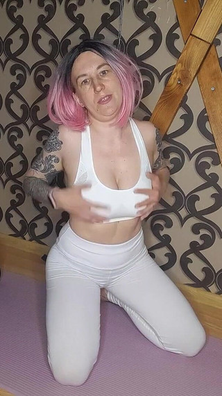 Lady Angela Workout Clothes Bare Face Bare Feet Ass Worhip Bodyworship