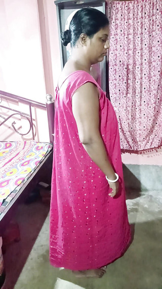 Solo Performance - Villege Wife Showing Her Secret Asset for to Be the Model