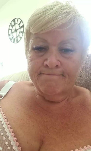 Stream Started on 08/18/2022 09:36 Am White Lingerie Today X