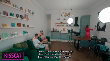 S6e2 Bts Pt1: Zlata Shine Arrival, Outfit Picks and Hallway Tease and Couch Blowjob