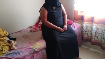 Desi Muslim Fucked by Stepson When She Was Alone in Bed