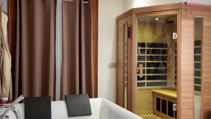 Stepmother Unmasks the Perverse Plan of the Young Man and His Friend to See Her Naked in the Sauna