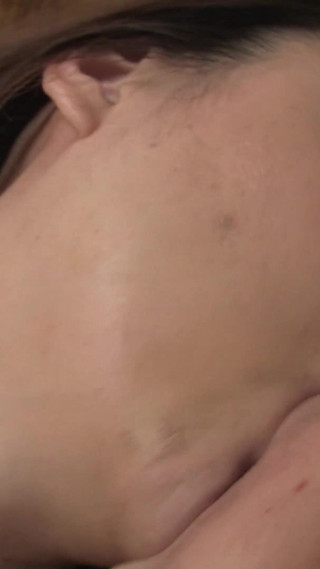 He Creampied Her, and Then After the Meal, She Happily Sucked His Super Fake