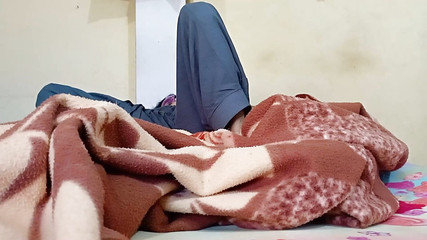 Brother-in-law Soothed Sister-in-law's Pussy by Watching Her Put Cucumber in It.