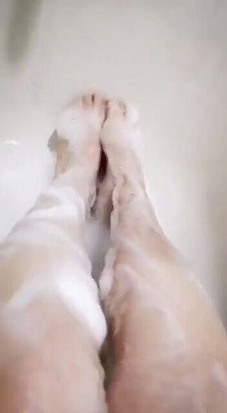 My legs like play with big bools