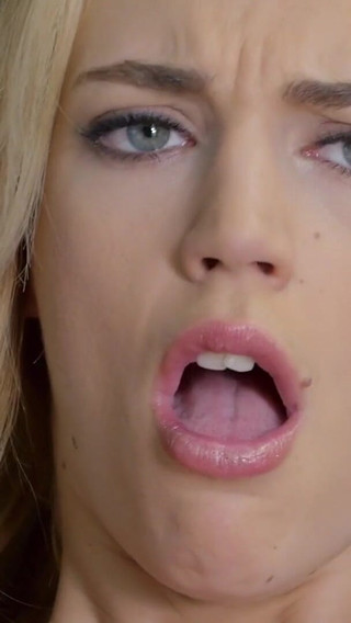 Wonderful blonde babe in amazing solo performance