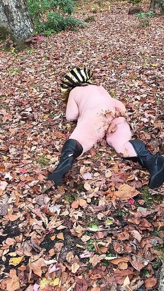 Dirty Ass Leaf Playing in Her Ass Cumming She's Not Faking