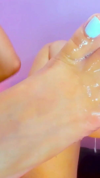 Lesbian Show Licking Their Feet