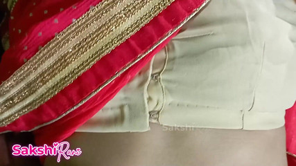 Indian Stepmom Changing Clothes Fucked Her Stepson in Saree