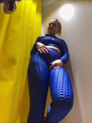 Public Masturbate in the Locker Room