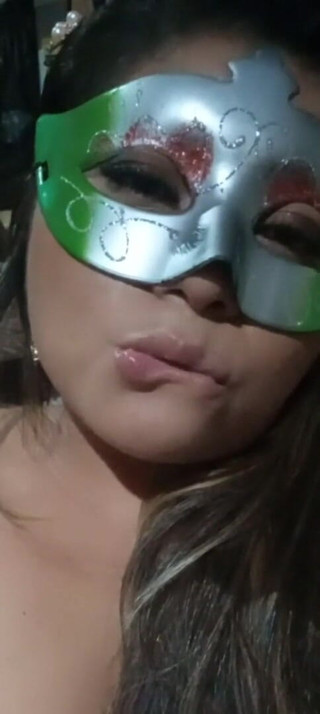 Beautiful Latina Records Herself and Says She Wants to Be Fucked by American