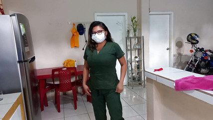 A Patient Invited Me to His House to Enjoy a Soda, I Showed Him My Ass to Turn Him on