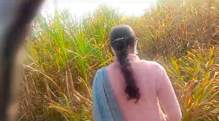 Desi Bhabhi's Stepbrother in law fucked her in the field