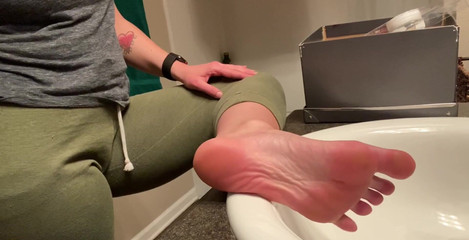 FEET! Finally, for those of you who have asked here’s a video of me giving myself a pedicure, and a few photos I took after.