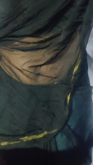 Indian Stepaunty Saree Exposing Hot Navel Exposing to Boy