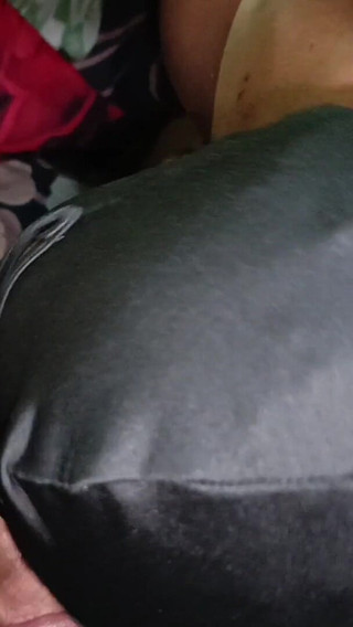 Ebony Worshipping a Preeq and Petting