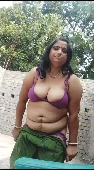 I'm Desi Bengali Housewife - Come and Enjoy Me