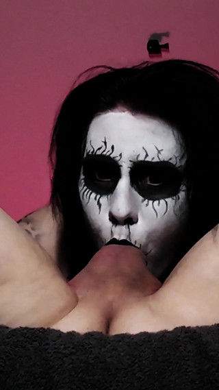 Black Metal Goth Deepthroats so Good That She Gets Two Throatpies