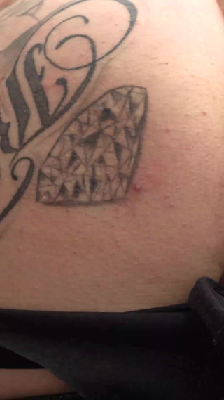 Two Girlfriends Suck Their Vacation Acquaintance's Trunk