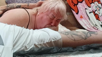 Girlfriend Fingering and Giving Blowjob with Cum in Her Mouth