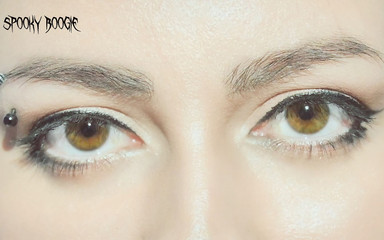 Stepsister let you lick her feet