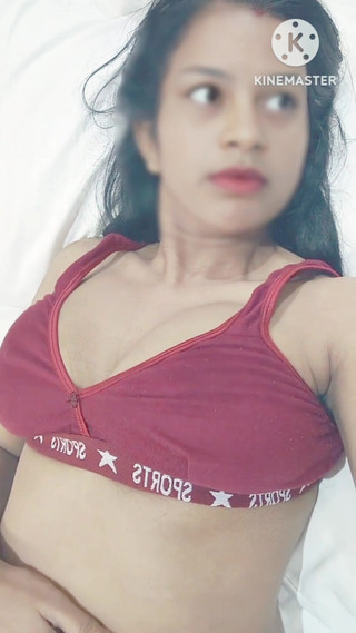 Desi Bhabhi Dropping and Pressing Her Big Boobs Milk