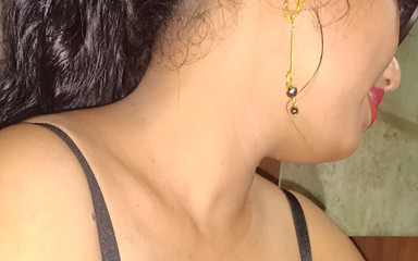 Desi Sexy Girl Outdoor Talking on the Phone