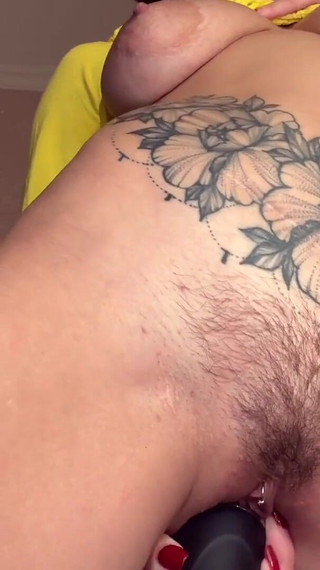 Unbearable play with hitachi and orgasm with squirt