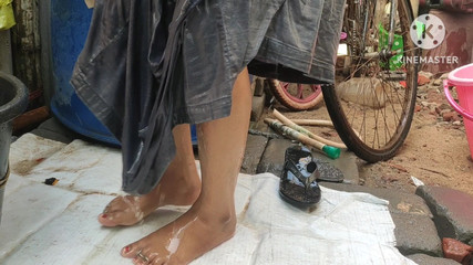 Dukhan Bhabhi Ka Shower