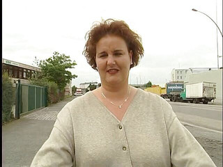 Mature bbw flashing boob outdoors