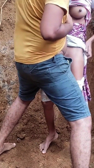 In Secret, I Fucked the Naughty Stepsister in the Naked Outdoors After Pissing Outdoor