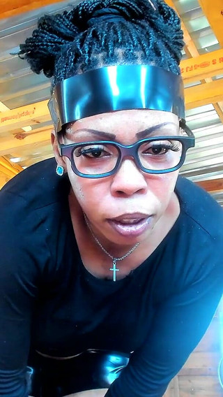 Role-play, Alien Woman with Big Ass Lands on Earth...