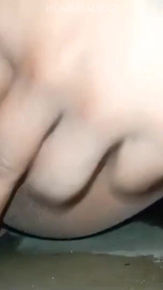 Cocogirl Playing with Pussy