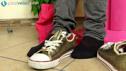 Sexy brunette teen teases everyone with her lovely feet