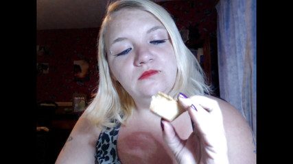 Cake time with Akosti