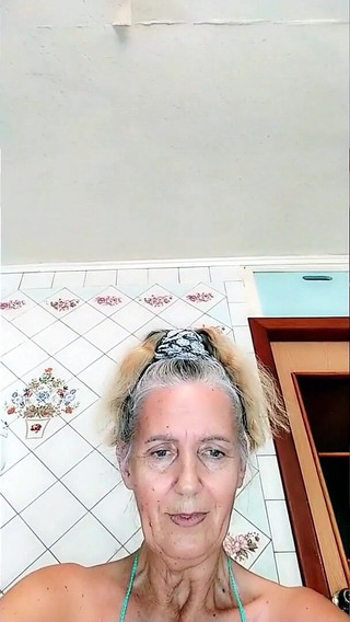 A Favorite Sea-colored Swimsuit Decorates Your Body with Your Own Hands.