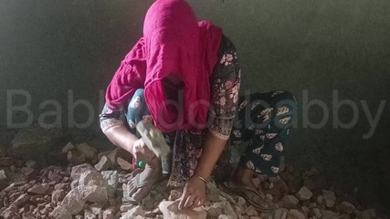 Labour Woman Seduced by House Owner