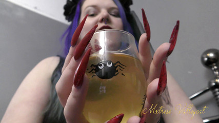 Wicked queens apple juice